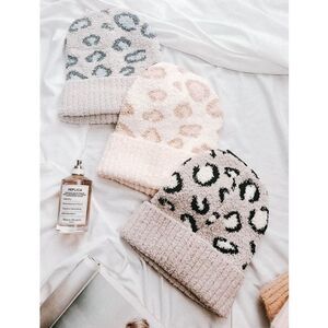 🆕️Holiday Collection// Animal print beanie